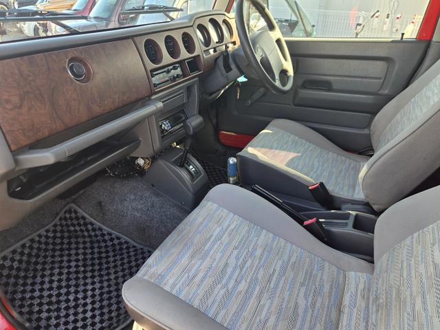 ジムニー ランドベンチャー　全塗装　Ｄ席エアバッグ　リフトＵＰ　社外ホイール　ホワイトレタータイヤ　前後社外バンパー　ルーフラック　オプションウッドメーターパネル（9枚目）