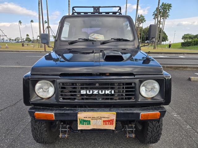 ジムニー 　修復事故歴無し　５ＭＴ　リフトＵＰ　オーバーフェンダー　Ｉ型グリル　ルーフラック　ワイドアルミ　レザー調シート　社外ステアリング　ＥＴＣ（4枚目）