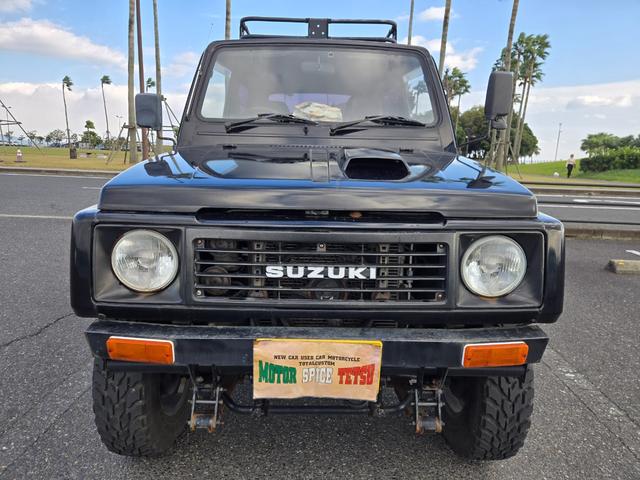 ジムニー 　修復事故歴無し　５ＭＴ　リフトＵＰ　オーバーフェンダー　Ｉ型グリル　ルーフラック　ワイドアルミ　レザー調シート　社外ステアリング　ＥＴＣ（5枚目）