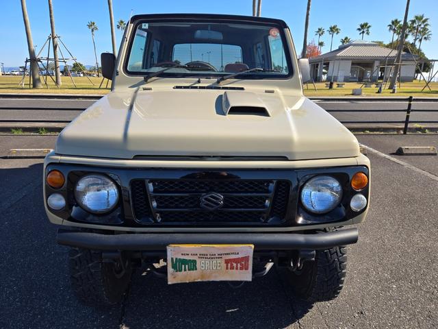 ジムニー ＸＬ　修復事故歴無し　ＡＴ　車検Ｒ９年４月　２インチリフトＵＰ　ＴＯＹＯオープンカントリータイヤ　前後ラテラル　キャスタードリーム　ウッドステアリング　ブラウンレザー調シート　タイミングベルト交換済（4枚目）