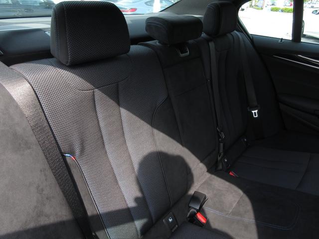523d ブラックアウト 限定車 BMW正規認定中古車(8枚目)