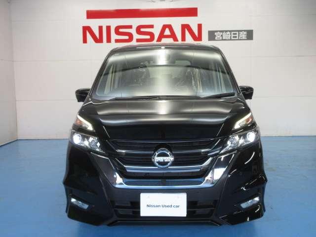 専用ブースにて下処理を施した後、ボディコートとガラス撥水コートを施工。煌くような光沢と深く質感のあるツヤ、撥水性能をお車に持たせます。普段のお手入れも簡単でお客様にご好評いただいております。