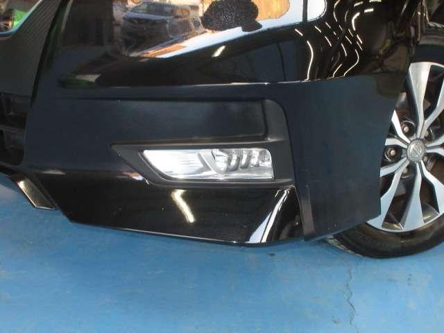 見た目の印象が大きく変わる部分のひとつがヘッドライトです。黄ばんでいると古く感じますね。こちらはきれいにお手入れ済みです！