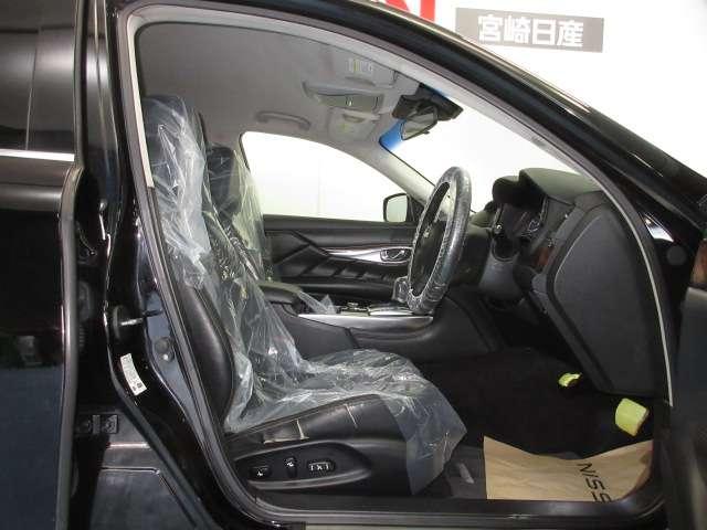 フーガ ２．５　２５０ＧＴ　社外車高調ローダウン　オートエアコン　エアバッグ　ナビＴＶ　助手席エアバッグ　サイドエアバッグ　パワーステアリング　ＡＢＳ　パワーウインドウ　キーレス　メモリーナビ　ワンセグテレビ（12枚目）