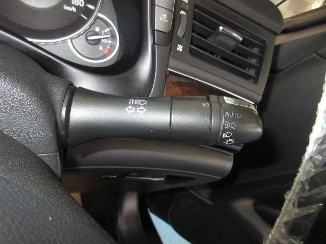 フーガ ２．５　２５０ＧＴ　社外車高調ローダウン　オートエアコン　エアバッグ　ナビＴＶ　助手席エアバッグ　サイドエアバッグ　パワーステアリング　ＡＢＳ　パワーウインドウ　キーレス　メモリーナビ　ワンセグテレビ（17枚目）