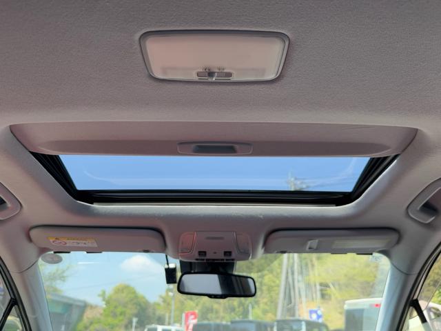 プリウス Ａ　エアロ（Ｆ，Ｓ，Ｒ，ＬＥＤ）　ＢＬＩＴＺ車高調　トヨタセーフティセンス　ＢＳＭ　ＨＵＤ　ビルトインＥＴＣ　ドラレコ　サンルーフ　ナビ　フルセグＴＶ　バックカメラ　レーダークルーズコントロール（32枚目）