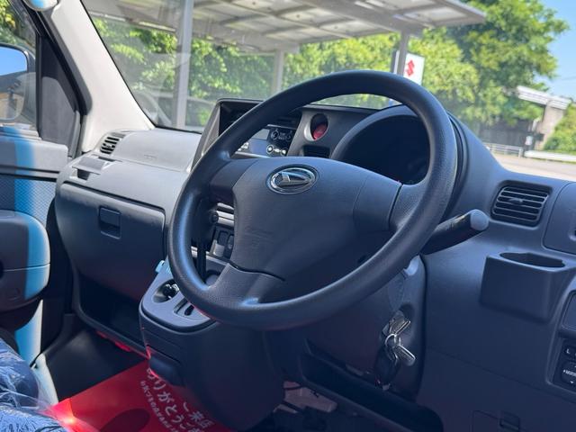 ハイゼットカーゴ クルーズ　エアコン　パワステ　パワーウィンドウ　運転席・助手席エアバック　ＡＢＳ　キーレス　電動格納ミラー（12枚目）