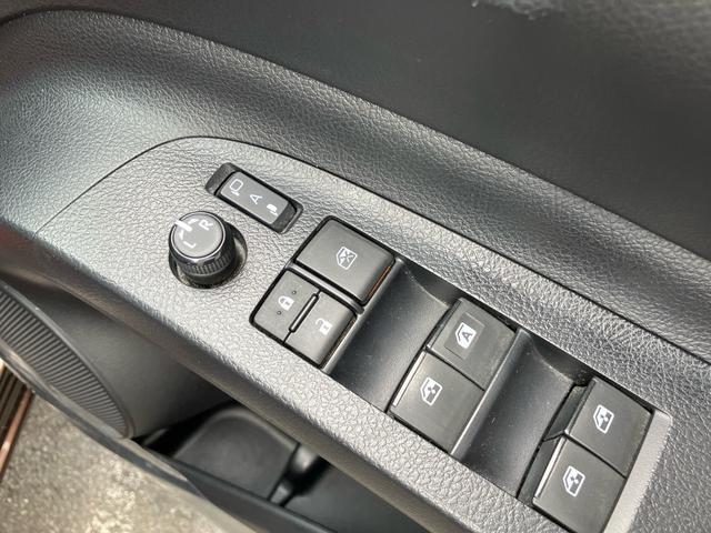 シエンタ 　ハイブリッド　５人乗り　衝突被害軽減ブレーキ　レーンキープアシスト　ナビＴＶ　Ｂｌｕｅｔｏｏｔｈ　両側パワースライドドア　クルーズコントロール　オートマチックハイビーム　オートＬＥＤヘッドライト（19枚目）