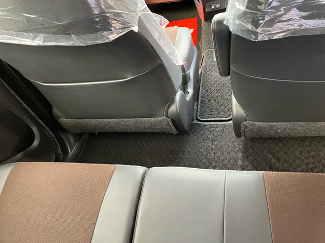 シエンタ 　ハイブリッド　５人乗り　衝突被害軽減ブレーキ　レーンキープアシスト　ナビＴＶ　Ｂｌｕｅｔｏｏｔｈ　両側パワースライドドア　クルーズコントロール　オートマチックハイビーム　オートＬＥＤヘッドライト（54枚目）