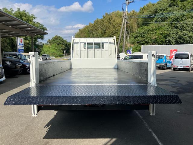 キャンター 　３ｔ　パワーゲート　４９００Ｄターボ　ワイドボディ　荷台鉄板張り　６速マニュアル　ＥＴＣ（33枚目）