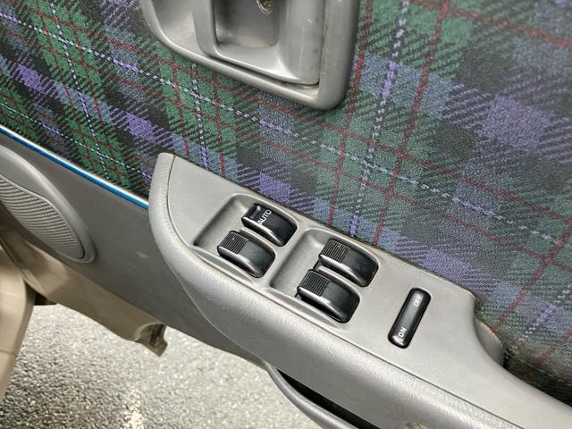 アトレー クラシック 5速マニュアル エアコン パワステ パワーウィンドウ ハイルーフ バイザー プライバシーガラス(12枚目)