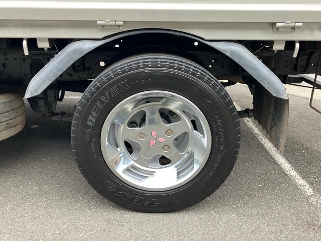 キャンター 2t 低床 荷台床鉄板張り 3方開 電動格納ミラー 5速マニュアル 4900ディーゼルターボ 純正色全塗装済み リヤWタイヤ ABS エアバッグ(9枚目)