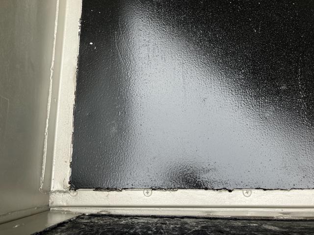 キャンター 2t 低床 荷台床鉄板張り 3方開 電動格納ミラー 5速マニュアル 4900ディーゼルターボ 純正色全塗装済み リヤWタイヤ ABS エアバッグ(20枚目)