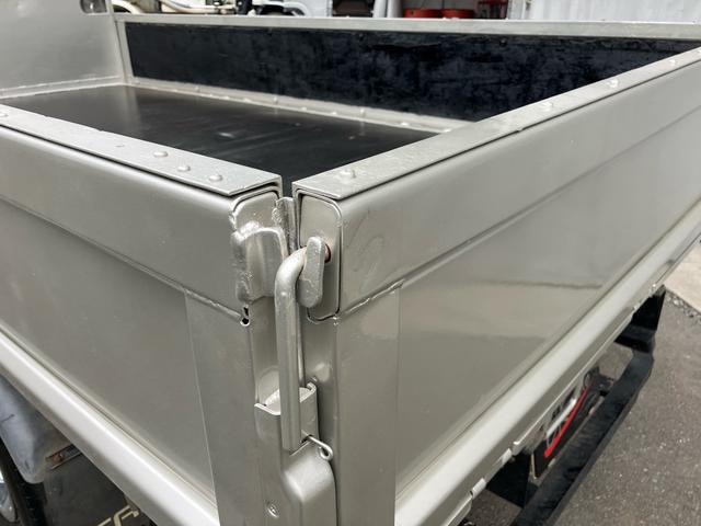 キャンター 2t 低床 荷台床鉄板張り 3方開 電動格納ミラー 5速マニュアル 4900ディーゼルターボ 純正色全塗装済み リヤWタイヤ ABS エアバッグ(25枚目)