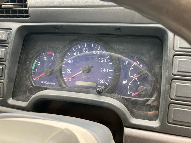 キャンター 2t 低床 荷台床鉄板張り 3方開 電動格納ミラー 5速マニュアル 4900ディーゼルターボ 純正色全塗装済み リヤWタイヤ ABS エアバッグ(40枚目)