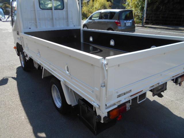 ダイナトラック ジャストロー　塗装済　荷台内寸２８３ｘ１６０ｃｍ　ナビ　ショートボディ　１．５トン　３０００ｃｃディーゼルターボ　５速ＭＴ（7枚目）