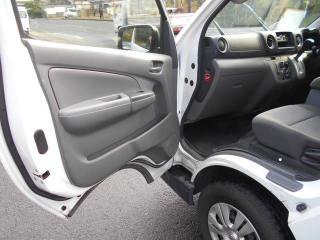 ＮＶ３５０キャラバンワゴン ＤＸ　１０人乗り　全方位モニター　リヤエアコン（15枚目）