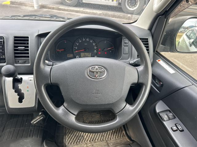 ハイエースバン 3000デイーゼル ETC バックカメラ ナビ 両側スライドドア 電動格納ミラー AT CD エアコン パワーウィンドウ 運転席エアバッグ(3枚目)