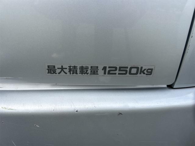 ハイエースバン 3000デイーゼル ETC バックカメラ ナビ 両側スライドドア 電動格納ミラー AT CD エアコン パワーウィンドウ 運転席エアバッグ(17枚目)