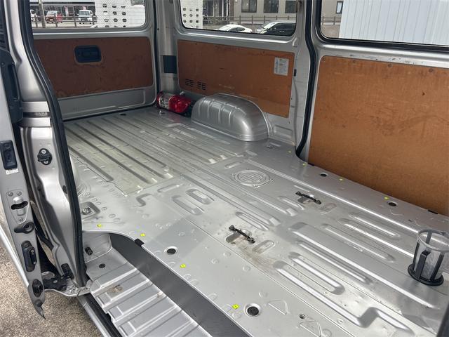 ハイエースバン 3000デイーゼル ETC バックカメラ ナビ 両側スライドドア 電動格納ミラー AT CD エアコン パワーウィンドウ 運転席エアバッグ(32枚目)