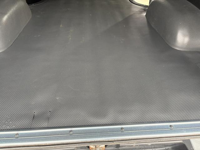 ハイエースバン 　３０００デイーゼル　ＥＴＣ　バックカメラ　ナビ　両側スライドドア　電動格納ミラー　ＡＴ　ＣＤ　エアコン　パワーウィンドウ　運転席エアバッグ（51枚目）