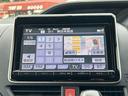 ヴォクシー ZS ETC バックカメラ ナビ TV 両側電動スライドドア オートライト LEDヘッドランプ スマートキー アイドリングストップ 電動格納ミラー 後席モニター 3列シート CVT アルミホイール CD 中古車画像_4