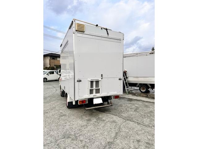 バネットトラック 　キッチンカー　移動販売車８ナンバー登録済　換気扇　水槽・蛇口　ＬＥＤ作業灯１２０ｃｍ　１００Ｖコンセント　ブレーカー外部電源　４０００Ｗ対応　排水２００Ｌ　給水２００Ｌ　タンク設置済　サイドオーニング（3枚目）
