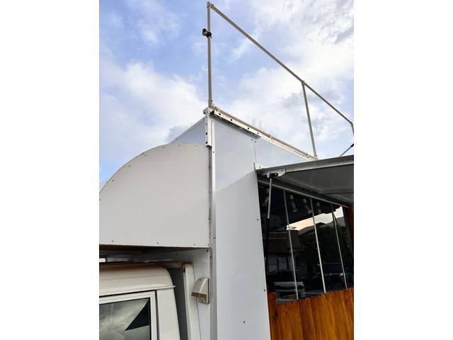 バネットトラック 　キッチンカー　移動販売車８ナンバー登録済　換気扇　水槽・蛇口　ＬＥＤ作業灯１２０ｃｍ　１００Ｖコンセント　ブレーカー外部電源　４０００Ｗ対応　排水２００Ｌ　給水２００Ｌ　タンク設置済　サイドオーニング（13枚目）