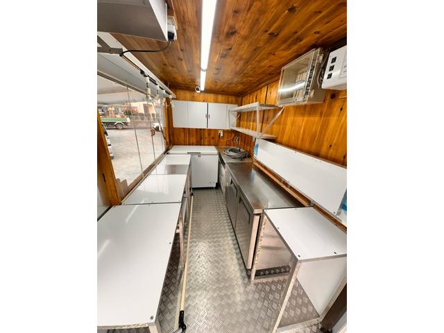 バネットトラック 　キッチンカー　移動販売車８ナンバー登録済　換気扇　水槽・蛇口　ＬＥＤ作業灯１２０ｃｍ　１００Ｖコンセント　ブレーカー外部電源　４０００Ｗ対応　排水２００Ｌ　給水２００Ｌ　タンク設置済　サイドオーニング（14枚目）