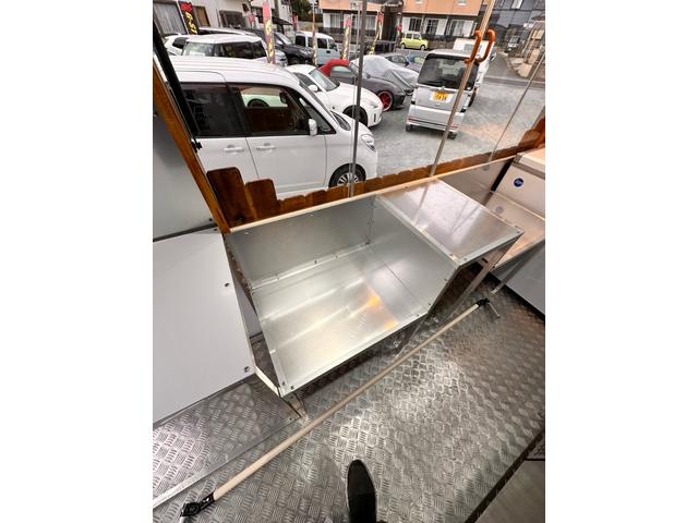 バネットトラック 　キッチンカー　移動販売車８ナンバー登録済　換気扇　水槽・蛇口　ＬＥＤ作業灯１２０ｃｍ　１００Ｖコンセント　ブレーカー外部電源　４０００Ｗ対応　排水２００Ｌ　給水２００Ｌ　タンク設置済　サイドオーニング（28枚目）