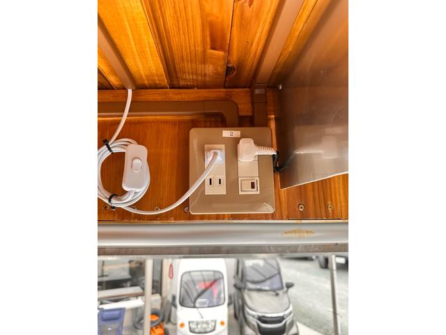 バネットトラック 　キッチンカー　移動販売車８ナンバー登録済　換気扇　水槽・蛇口　ＬＥＤ作業灯１２０ｃｍ　１００Ｖコンセント　ブレーカー外部電源　４０００Ｗ対応　排水２００Ｌ　給水２００Ｌ　タンク設置済　サイドオーニング（53枚目）