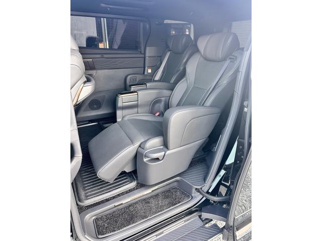 アルファードハイブリッド Z モデリスエアロ・マフラー・AW・左右独立ムーンルーフ+後席パワーサイドサンシェード・ITSコネクト・カラーヘッドアップディスプレイ・ユニバーサルステップスライドドア左右・14型後席モニタ- スモーク(10枚目)