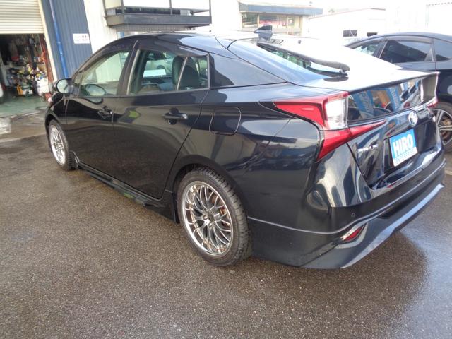 プリウス Ｓ　“ツーリングセレクション”　モデリタエアロ　ワンオーナー　社外１８インチアルミホイール　９インチナビＴＶ（23枚目）