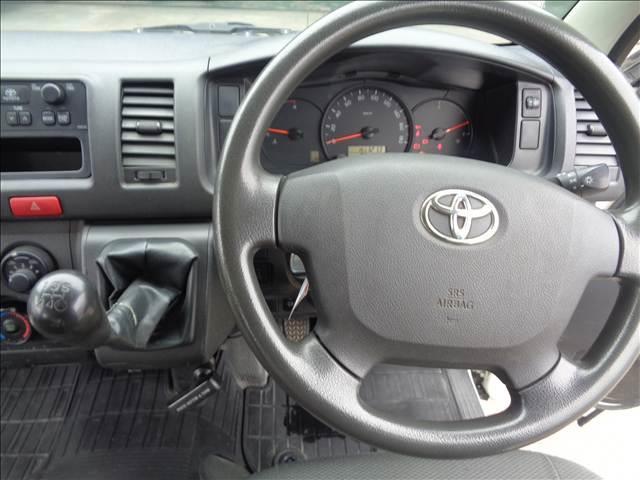 レジアスエースバン ディーゼル 4ドア DX 3人乗り ワンオーナー(14枚目)