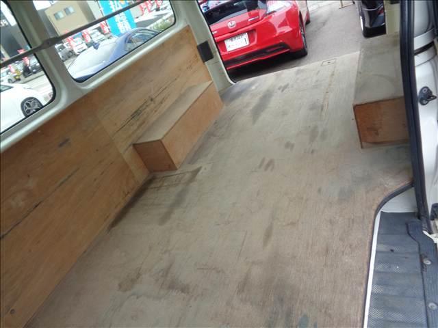 レジアスエースバン ディーゼル 4ドア DX 3人乗り ワンオーナー(20枚目)