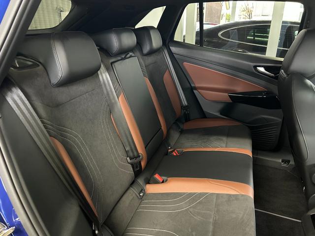 ID.4 プロ ローンチエディション デモカー 禁煙車 AA未出品 ACC パノラマガラスルーフ 純20AW アラウンドビューカメラ 純インフォテイメントシステム LEDマトリックスヘッドライト F&Rドラレコ ETC パワーテールゲート(15枚目)