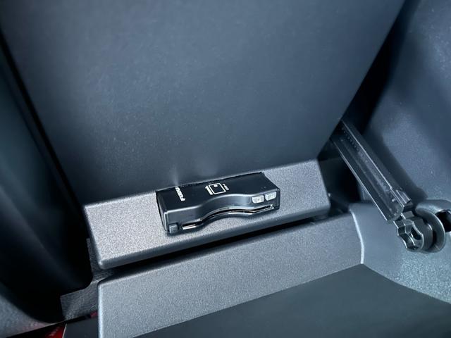 ID.4 プロ ローンチエディション デモカー 禁煙車 AA未出品 ACC パノラマガラスルーフ 純20AW アラウンドビューカメラ 純インフォテイメントシステム LEDマトリックスヘッドライト F&Rドラレコ ETC パワーテールゲート(29枚目)