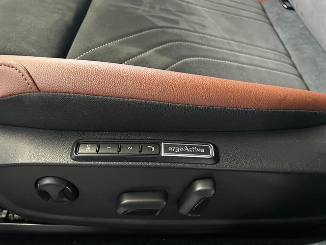 ID.4 プロ ローンチエディション デモカー 禁煙車 AA未出品 ACC パノラマガラスルーフ 純20AW アラウンドビューカメラ 純インフォテイメントシステム LEDマトリックスヘッドライト F&Rドラレコ ETC パワーテールゲート(35枚目)