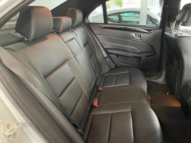 Ｅクラス Ｅ２５０　アバンギャルド　ユーザー買取　禁煙　パノラミックスライディングルーフ　黒革シート白ステッチ　純ＡＭＧ１８ＡＷ　純ナビＴＶ　バック＆３６０度カメラ　Ｆ＆Ｒシートヒーター　ＥＴＣ　純スマートキー２個　純ＡＭＧフロアマット（11枚目）
