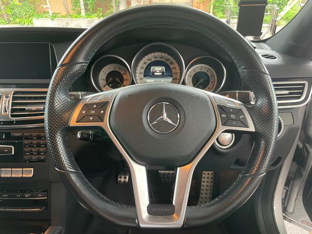 Ｅクラス Ｅ２５０　アバンギャルド　ユーザー買取　禁煙　パノラミックスライディングルーフ　黒革シート白ステッチ　純ＡＭＧ１８ＡＷ　純ナビＴＶ　バック＆３６０度カメラ　Ｆ＆Ｒシートヒーター　ＥＴＣ　純スマートキー２個　純ＡＭＧフロアマット（16枚目）