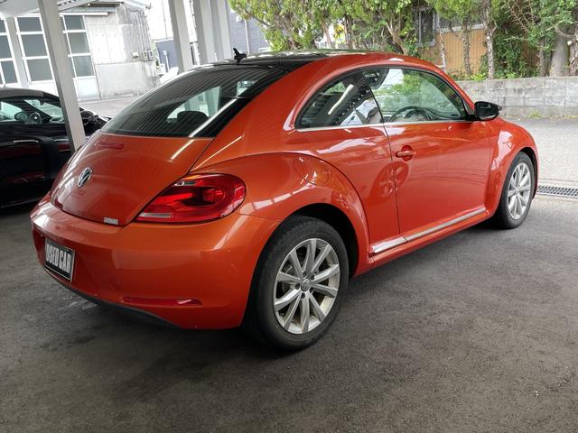 ザ・ビートル クラブ 500台限定 ユーザー買取 禁煙車 純正17インチアルミ バックモニター アップルカープレイ ブルートゥース ETC 純正スマートキー 純正フロアマット(5枚目)