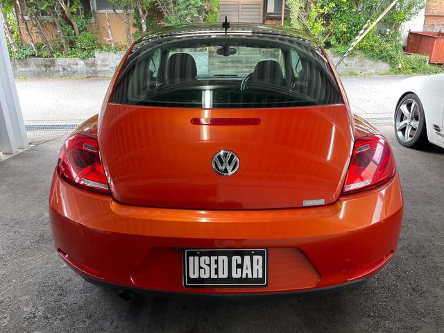 ザ・ビートル クラブ 500台限定 ユーザー買取 禁煙車 純正17インチアルミ バックモニター アップルカープレイ ブルートゥース ETC 純正スマートキー 純正フロアマット(6枚目)