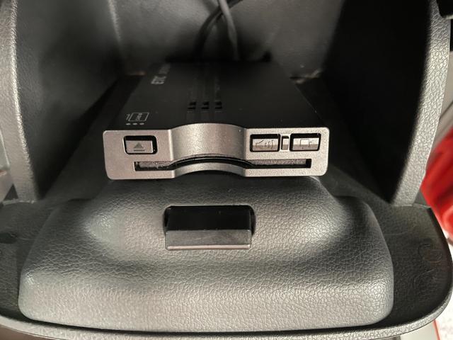 ザ・ビートル クラブ 500台限定 ユーザー買取 禁煙車 純正17インチアルミ バックモニター アップルカープレイ ブルートゥース ETC 純正スマートキー 純正フロアマット(22枚目)