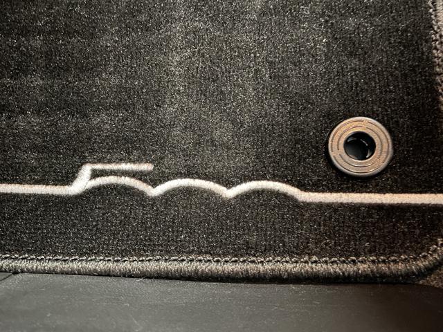 500 ツインエア ポップ 禁煙車 フィアット14インチアルミ 純正ディスプレイオーディオ 純正フロント&リヤドラレコ ETC 純正キーレス付キー 純正フロアマット(27枚目)