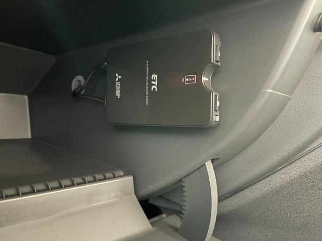 ５００ ツインエア　ラウンジ　禁煙車　純正１５インチアルミ　ガラスルーフ　カロッツェリアナビＴＶ　パークアシスト　ブルートゥース　ＥＴＣ　純正キーレス付キー　純正フロアマット（23枚目）