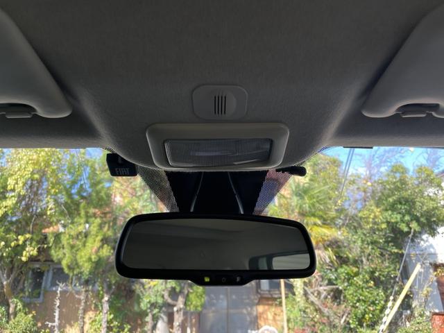 ５００ ツインエア　ラウンジ　禁煙車　純正１５インチアルミ　ガラスルーフ　カロッツェリアナビＴＶ　パークアシスト　ブルートゥース　ＥＴＣ　純正キーレス付キー　純正フロアマット（28枚目）