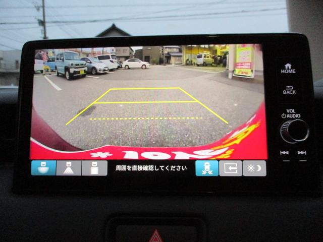 ヴェゼル ｅ：ＨＥＶ　Ｚ　衝突軽減ブレーキ　バックカメラ　純正９型ディスプレイオーディオ　ドラレコ　ＥＴＣ　ＬＥＤオートライト　純正１８インチＡＷ　パワーバックドア　クルコン　シートヒーター　当店ノリドキリースアップ車（3枚目）