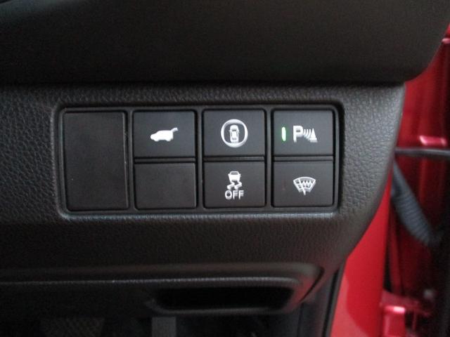 ヴェゼル ｅ：ＨＥＶ　Ｚ　衝突軽減ブレーキ　バックカメラ　純正９型ディスプレイオーディオ　ドラレコ　ＥＴＣ　ＬＥＤオートライト　純正１８インチＡＷ　パワーバックドア　クルコン　シートヒーター　当店ノリドキリースアップ車（17枚目）