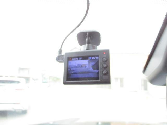 ヤリスクロス Ｚ　衝突軽減ブレーキ　全方位バックカメラ　純正９型ディスプレイオーディオ　ＢＳＭ　ＥＴＣ　６エアバッグ　ＬＥＤ　純正１８インチＡＷ　レーンアシスト　クルコン　シートヒーター　当店ノリドキリースアップ車（30枚目）