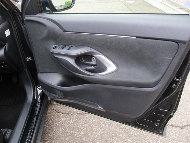 ヤリスクロス Ｚ　衝突軽減ブレーキ　全方位バックカメラ　純正９型ディスプレイオーディオ　ＢＳＭ　ＥＴＣ　６エアバッグ　ＬＥＤ　純正１８インチＡＷ　レーンアシスト　クルコン　シートヒーター　当店ノリドキリースアップ車（35枚目）